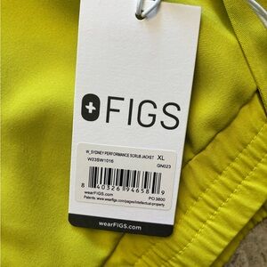 Figs Sydney Scrub Jacket in Vibrant Yellow